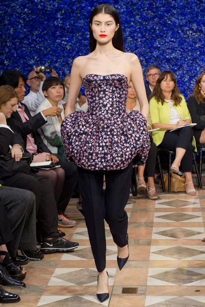 Look 8